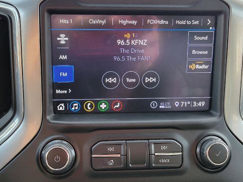 Used 2020 Chevrolet Silverado 1500 LTZ w/ LTZ Convenience Package image 18