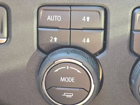 Used 2024 Chevrolet Silverado 1500 High Country w/ Technology Package AWD/4WD image 36