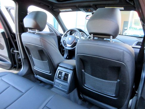 Used 2017 BMW 330i Sedan image 32