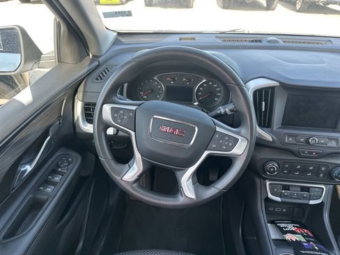 Used 2024 GMC Terrain SLE FWD image 11