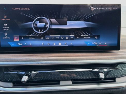 Used 2025 BMW X5 xDrive50e w/ Executive Package AWD/4WD image 29
