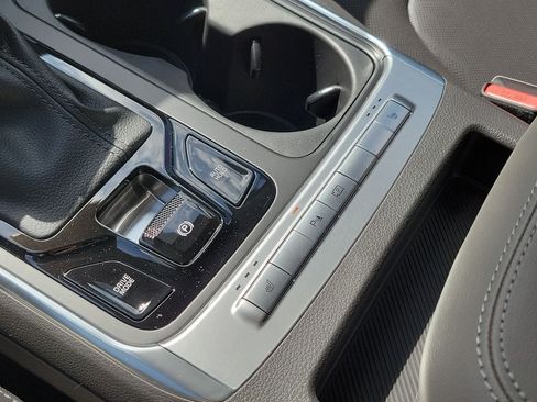 New 2026 Kia Carnival EX FWD image 36