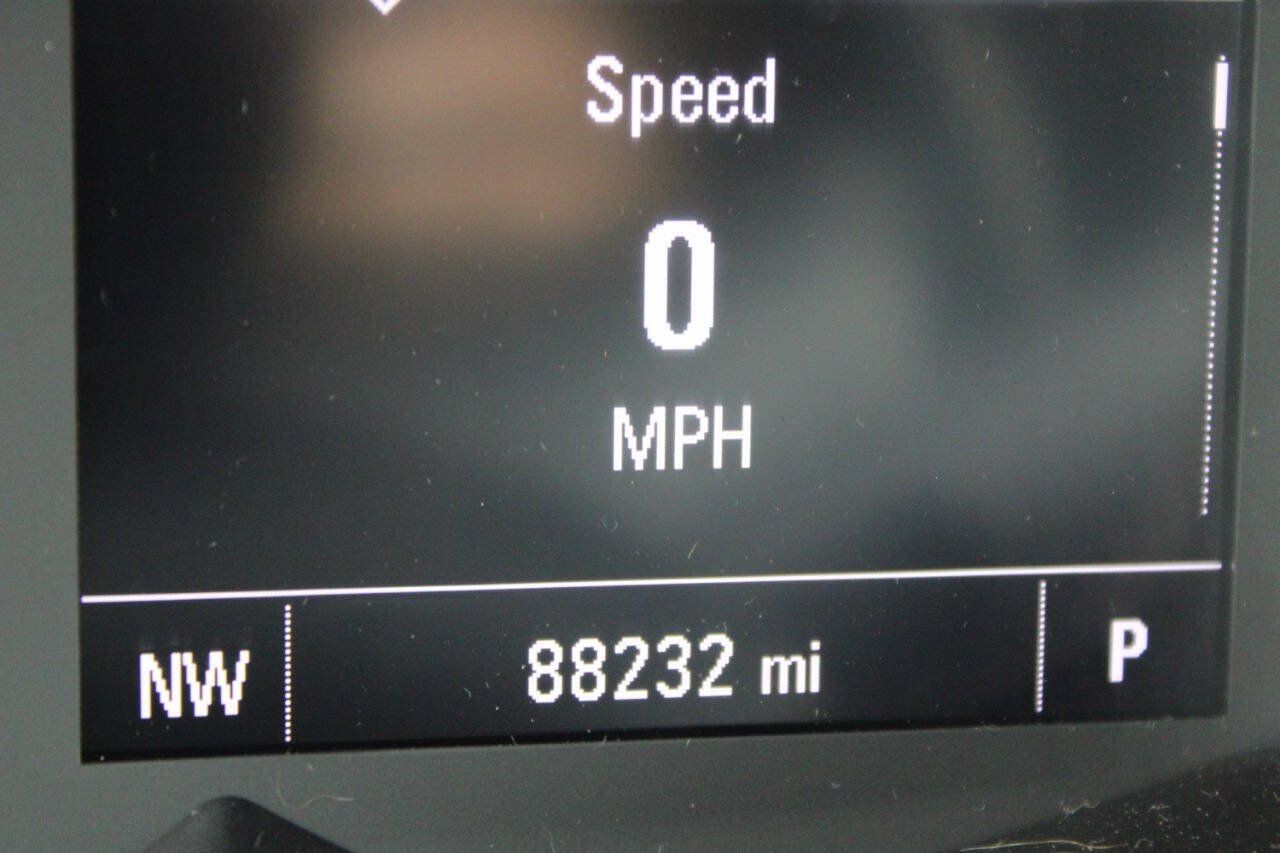 Used 2021 Chevrolet Trax LT AWD/4WD image 19