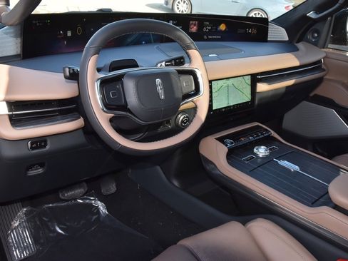 New 2025 Lincoln Navigator L Black Label image 39