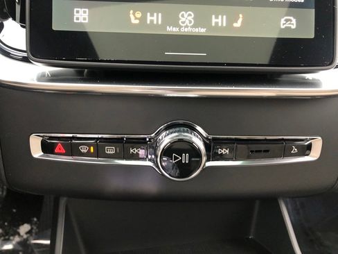 New 2026 Volvo XC90 B5 Plus image 27