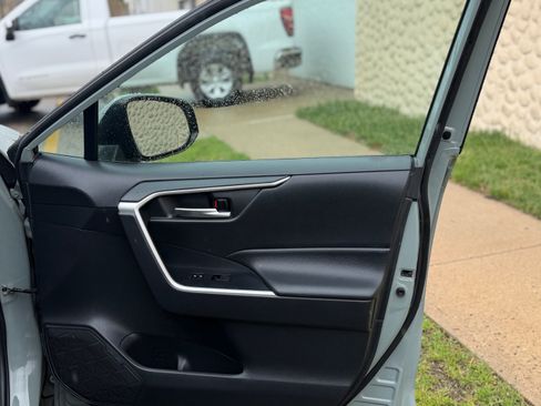 Used 2019 Toyota RAV4 XLE w/ Convenience Package AWD/4WD image 28