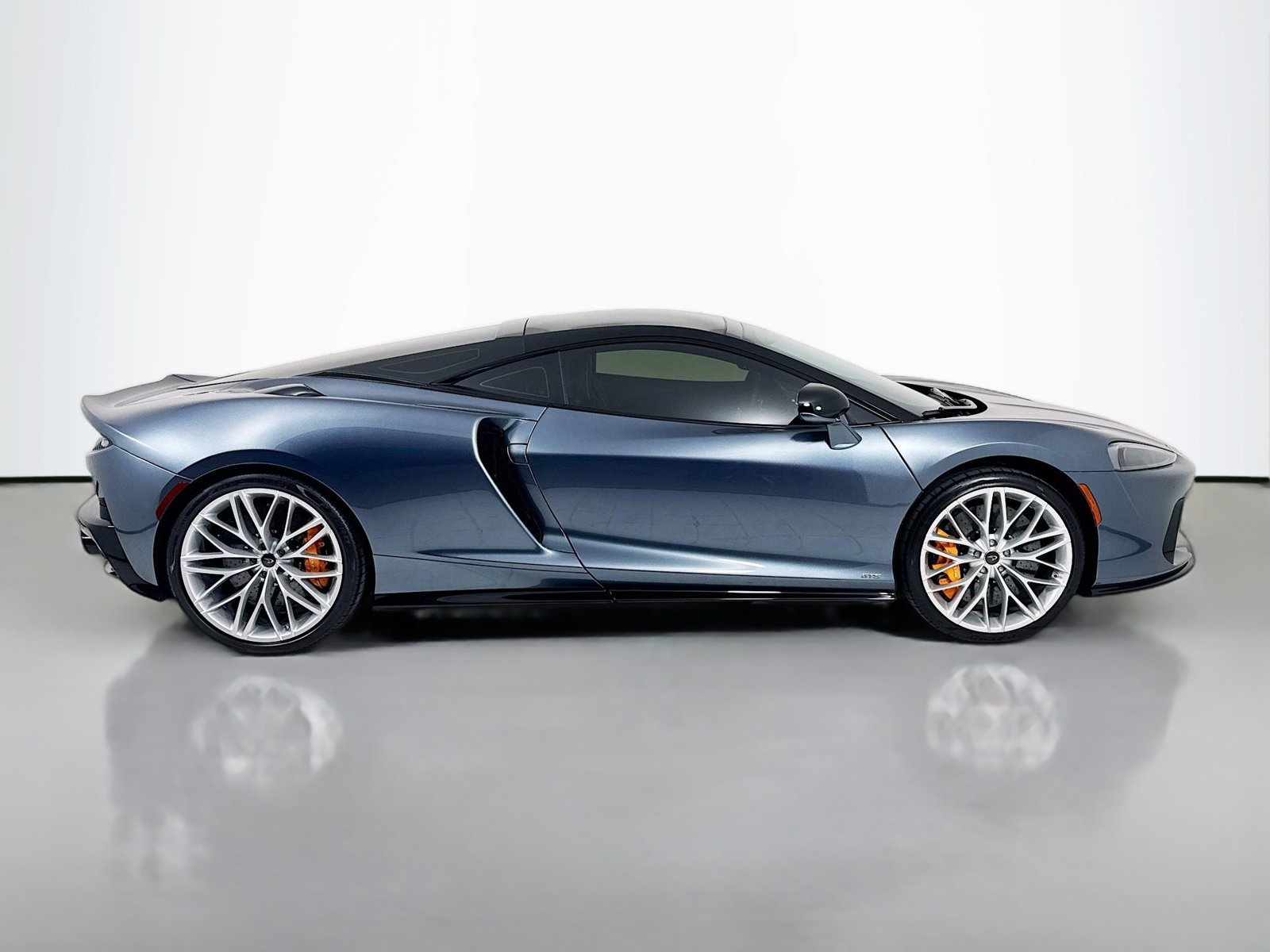 Used 2025 McLaren GTS RWD image 9