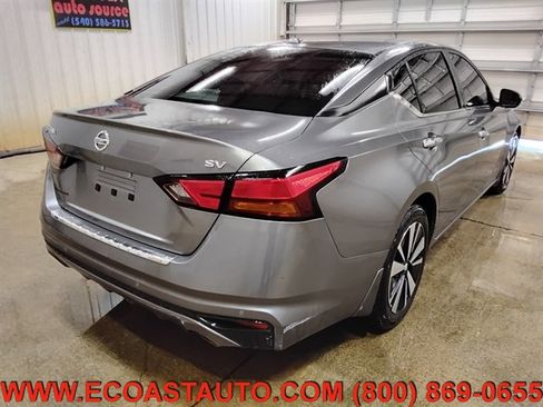 Used 2022 Nissan Altima 2.5 SV w/ SV Premium Package FWD image 3