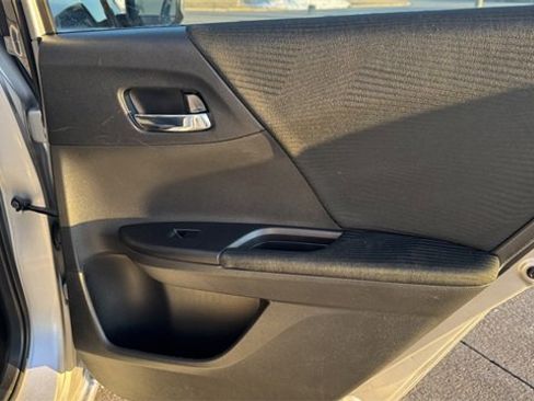 Used 2015 Honda Accord LX image 12