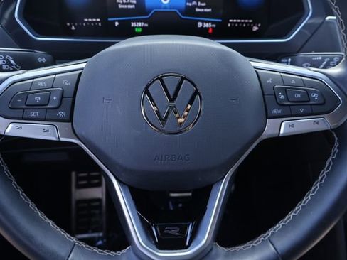 Certified 2023 Volkswagen Tiguan SE R-Line image 22