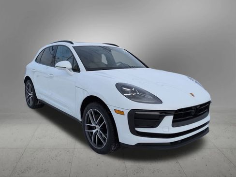 Used 2023 Porsche Macan Turbo image 8