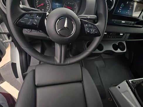 New 2025 Mercedes-Benz Sprinter 2500 image 9