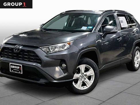 Used 2020 Toyota RAV4 XLE image 1