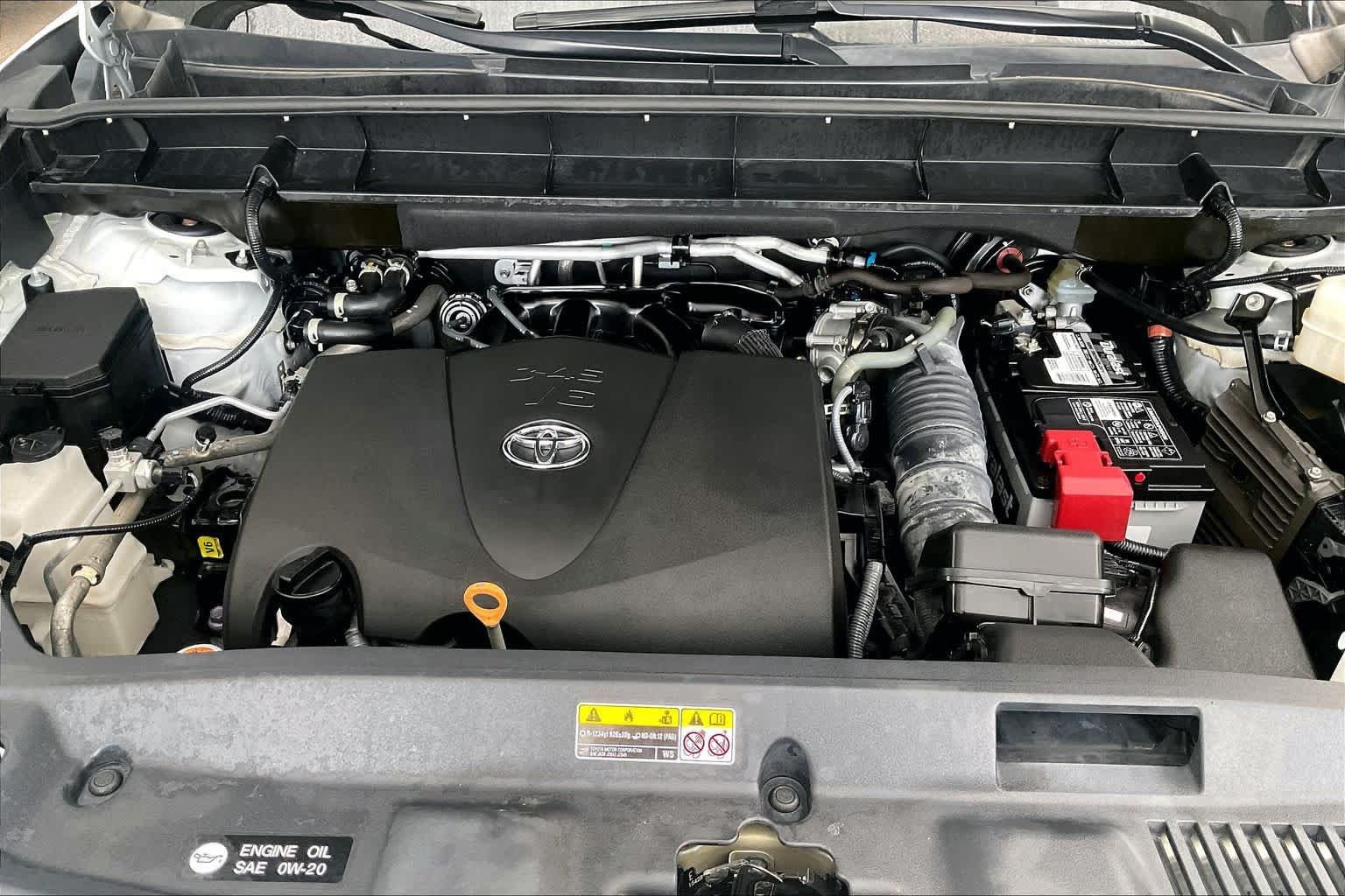 Used 2022 Toyota Highlander L FWD image 32