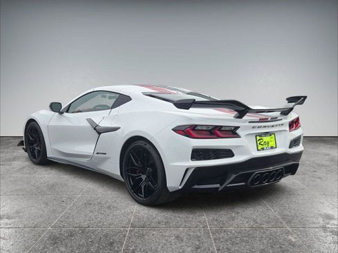 New 2027 Chevrolet Corvette Z06 w/ Z07 Performance Package RWD image 8