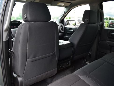 Used 2025 Chevrolet Silverado 1500 Custom Trail Boss w/ Dark Appearance Package AWD/4WD image 32