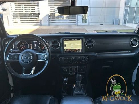 Used 2018 Jeep Wrangler Unlimited Sahara image 19