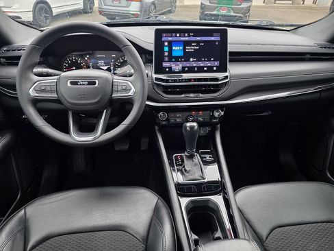 Certified 2022 Jeep Compass Latitude FWD image 17