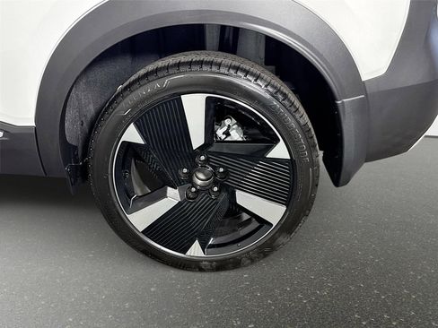 New 2026 Nissan Kicks SR FWD image 29