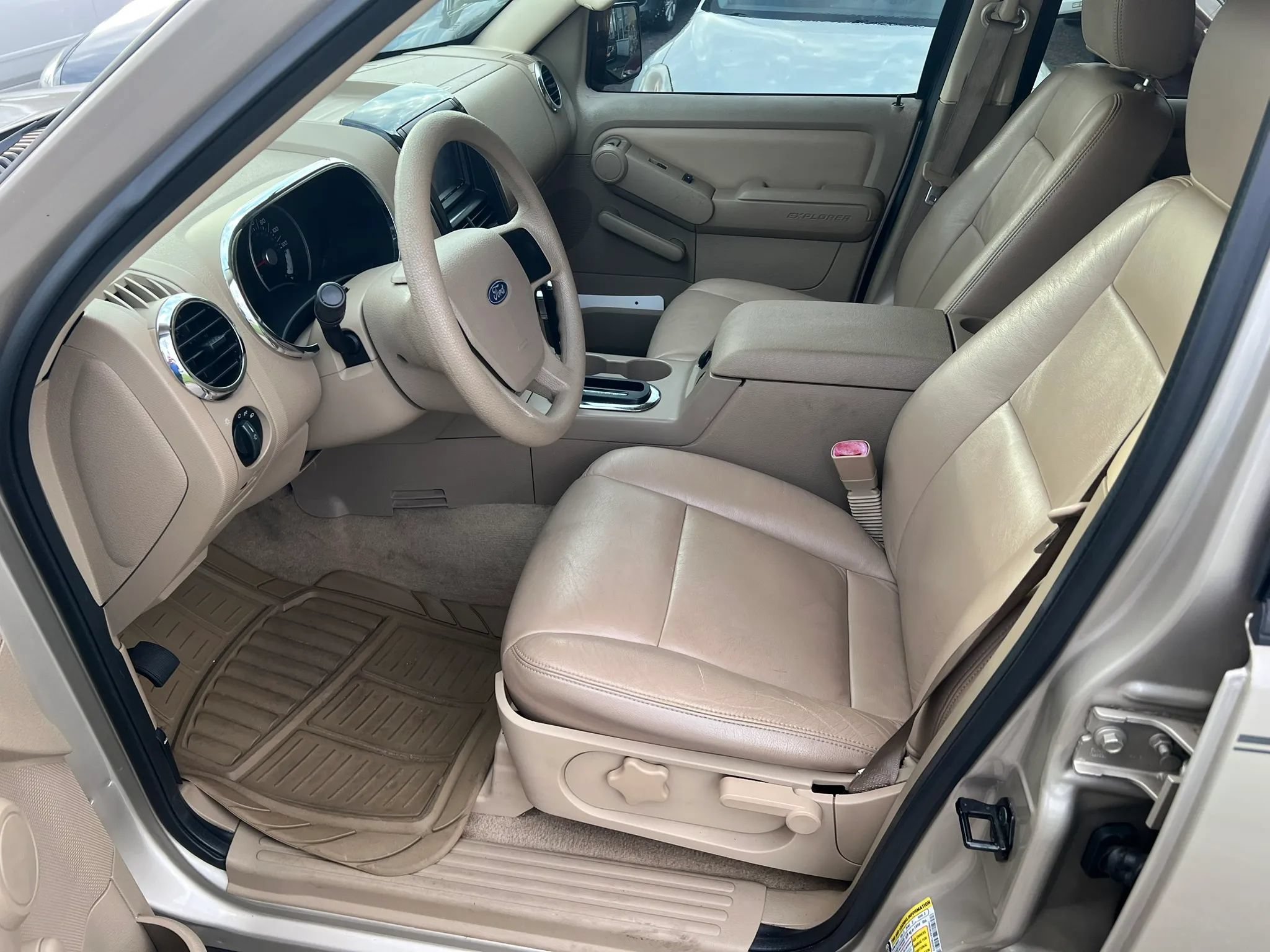 Used 2007 Ford Explorer XLT RWD image 6