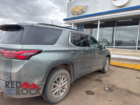 Used 2023 Chevrolet Traverse LT FWD image 17