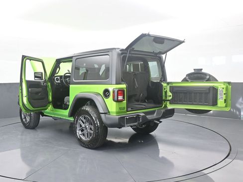 Used 2025 Jeep Wrangler Sport image 67
