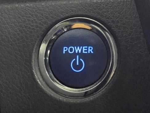 Used 2022 Toyota Camry LE image 28