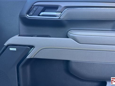 Certified 2025 Chevrolet Silverado 1500 ZR2 AWD/4WD image 20