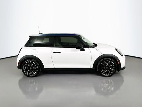 Certified 2025 MINI Cooper S image 4