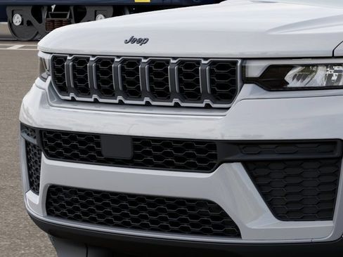 New 2026 Jeep Grand Cherokee Altitude AWD/4WD image 11