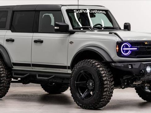 Used 2023 Ford Bronco Wildtrak image 6