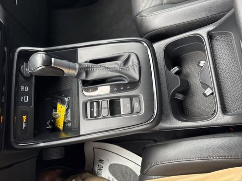 Used 2024 Honda CR-V EX-L image 25