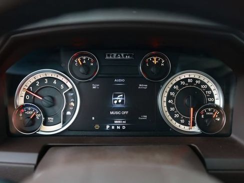 Used 2018 RAM 1500 Laramie AWD/4WD image 33