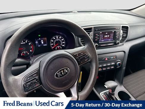 Used 2018 Kia Sportage LX image 9