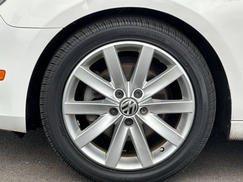 Used 2011 Volkswagen Golf TDI FWD image 30