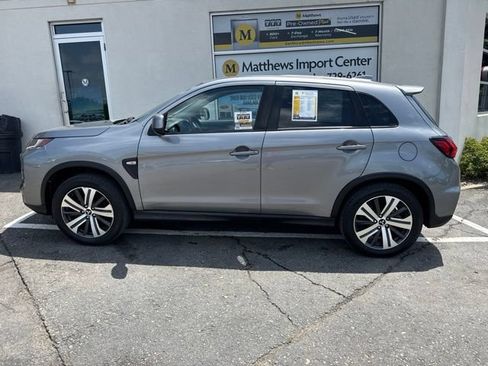 Used 2022 Mitsubishi Outlander Sport ES AWD/4WD image 2