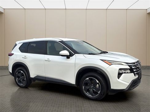 Used 2024 Nissan Rogue SV image 7