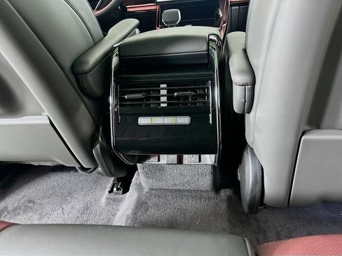 New 2026 Land Rover Range Rover Sport Dynamic SE AWD/4WD image 24