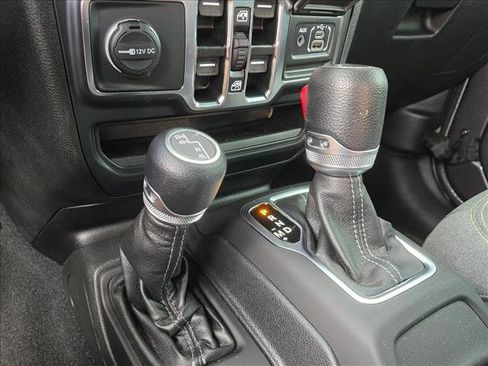 Used 2024 Jeep Gladiator Sport image 15