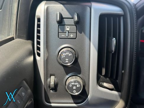 Used 2018 GMC Sierra 1500 SLT AWD/4WD image 39