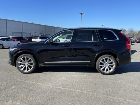 Used 2023 Volvo XC90 B6 Plus image 4