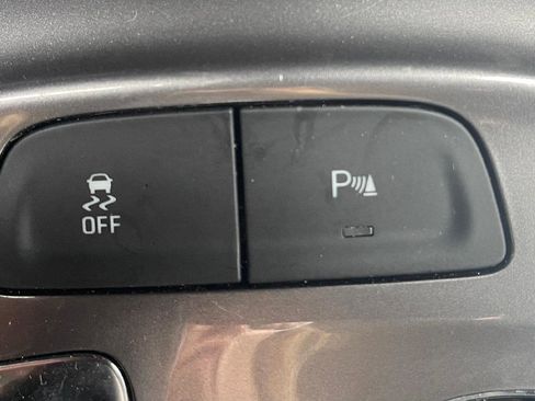 Used 2025 Chevrolet Malibu LT image 15