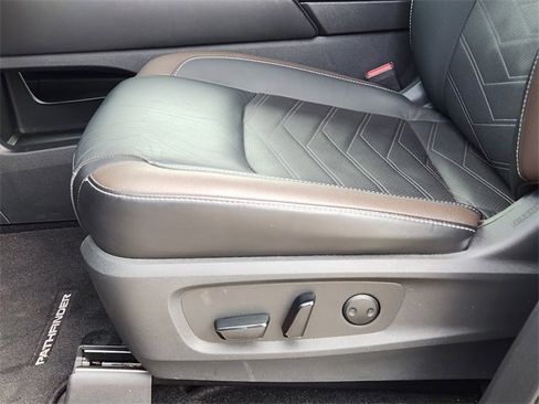 Used 2022 Nissan Pathfinder Platinum w/ Lighting Package (N92) image 24