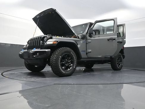 Used 2023 Jeep Wrangler Unlimited w/ Cold Weather Group AWD/4WD image 32