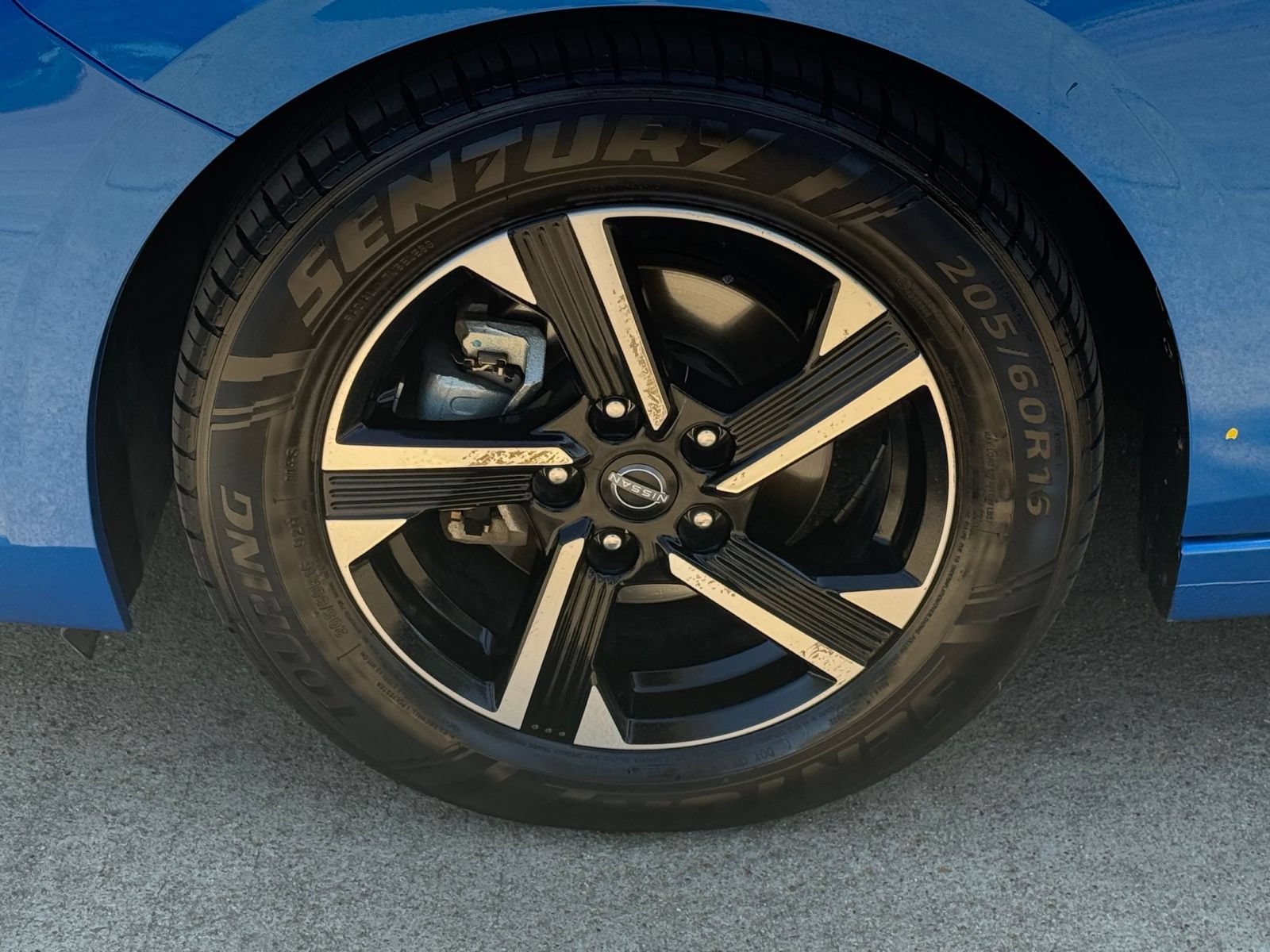 Used 2025 Nissan Sentra SV FWD image 29