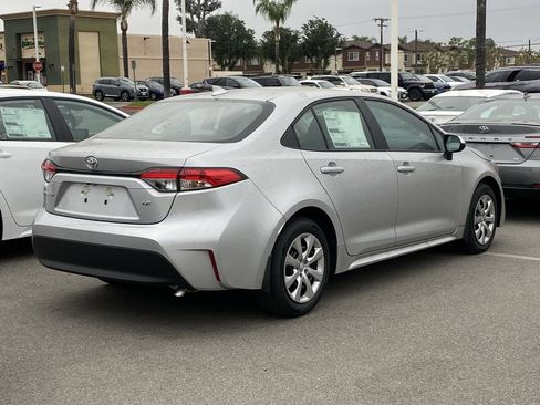 Used 2026 Toyota Corolla LE image 2