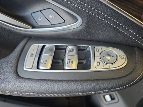 Used 2015 Mercedes-Benz C 300 4MATIC Sedan image 30