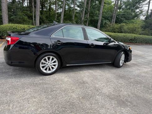 Used 2012 Toyota Camry XLE w/ Leather Pkg FWD image 4