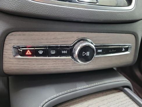 Used 2022 Volvo XC90 T6 Inscription w/ Advanced Package image 31