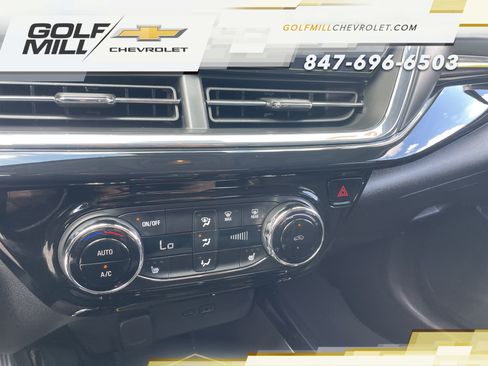 Used 2025 Chevrolet Trax ACTIV FWD image 21